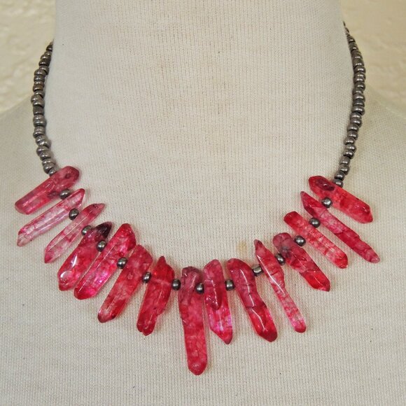 Fuchsia Pink & Gunmetal Gray Quartz Point Beaded Bib Statement Necklace - Picture 1 of 3